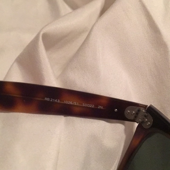 WAYFARER Pink Striped Ray Bans with Brown Accents - Picture 4 of 4